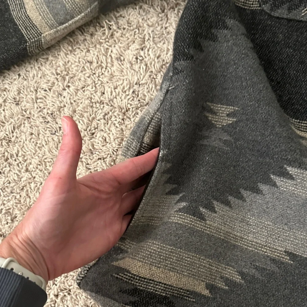 Stylish Men's Jean Jacket - Black and Gray Pattern - Picture 7 of 7